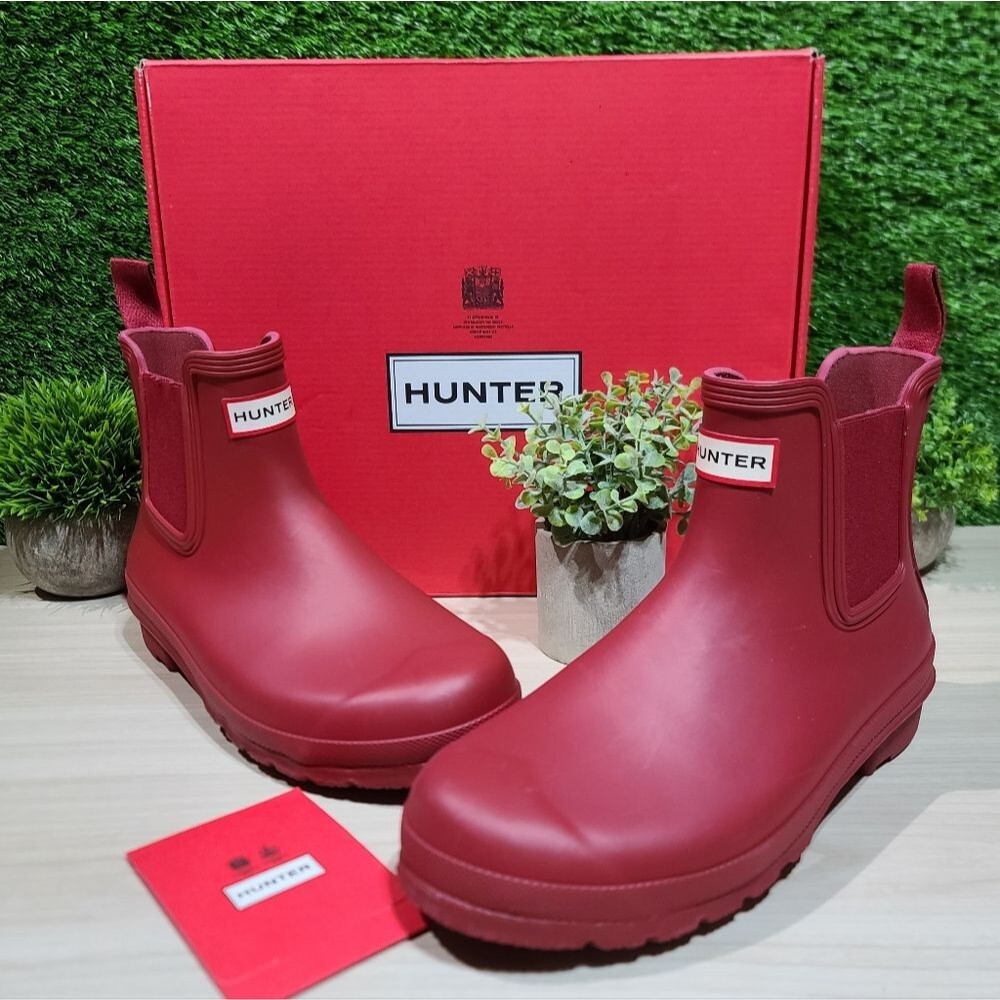 Hunter Women's Original Chelsea Rain Boot, Vital Burgundy, 9